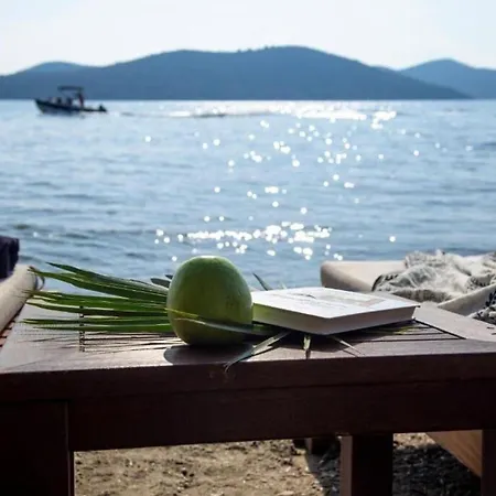 Villa Blue Island